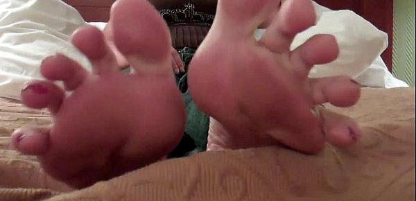  Suck on Mandy Taylors toes and feet